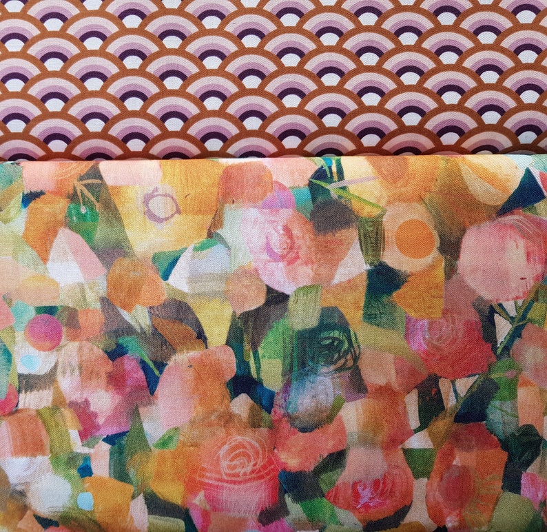 Puede incluir: Tela floral abstracta con un dise&ntilde;o pict&oacute;rico colorido en tonos rosas, naranjas, amarillos y verdes. La tela tiene una superficie texturizada, ligeramente rugosa.