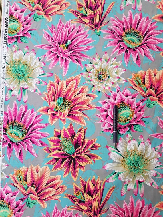 Kaffe Fassett Collective Garlands Tawny - Kaffe Fassett - PER QUARTER METRE Kaffe Fassett Collective Garlands Tawny - Kaffe Fassett - PER QUARTER METRE