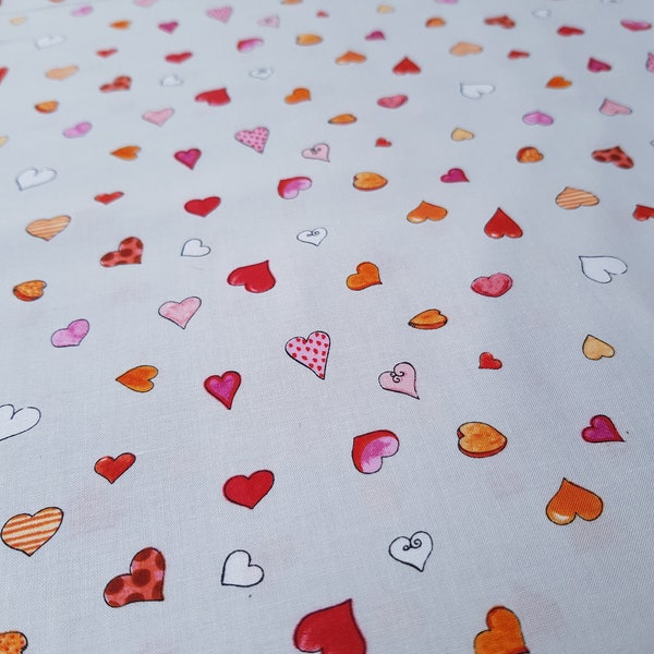 Anita Jeram for Clothworks, "From the Heart" - 0.5 x 1.10 m, Beistoff pretty hearts