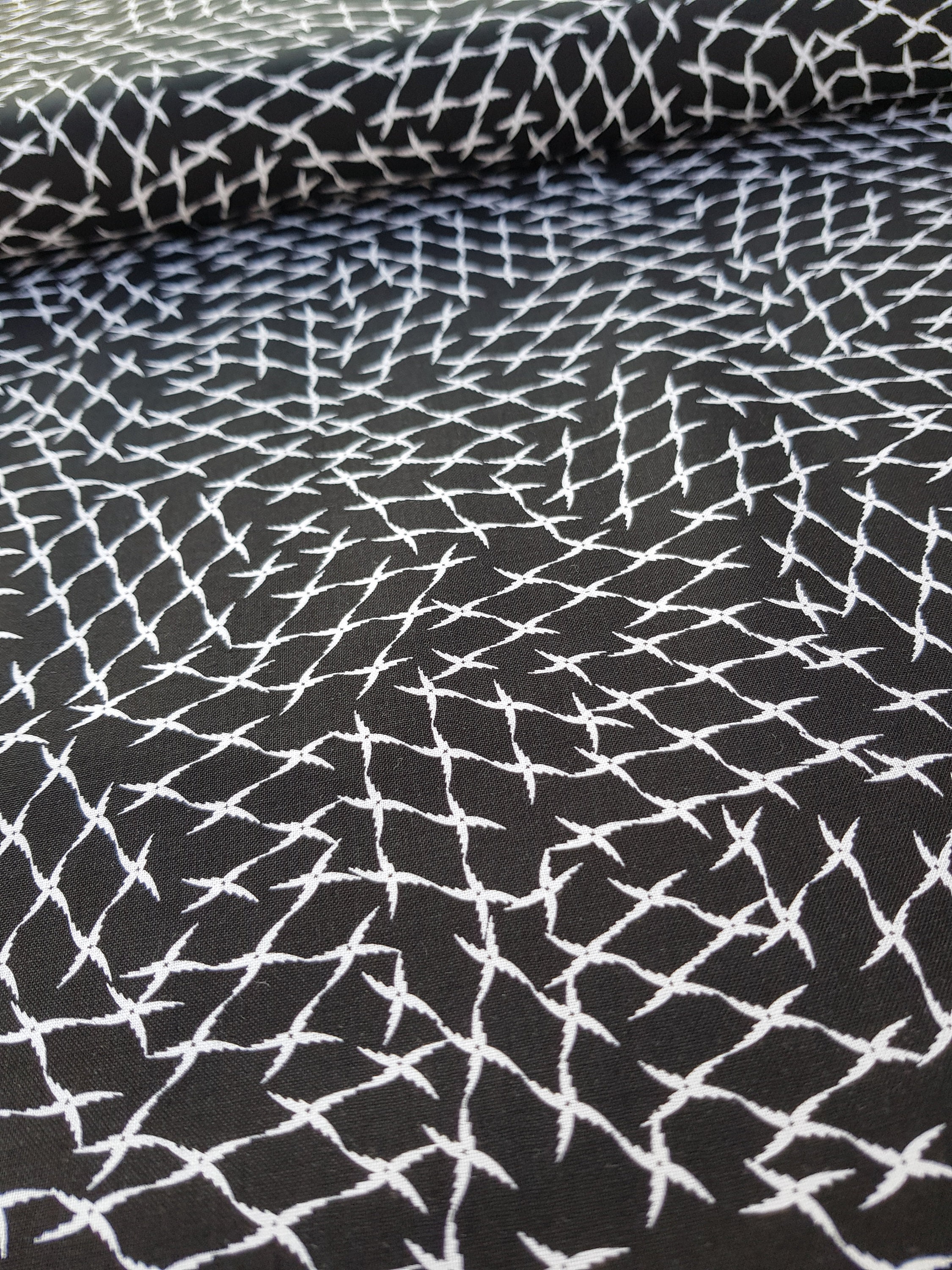 Night Fancy Drift White - Victoria Findlay Wolfe - PER QUARTER METRE Night Fancy Drift White - Victoria Findlay Wolfe - PER QUARTER METRE