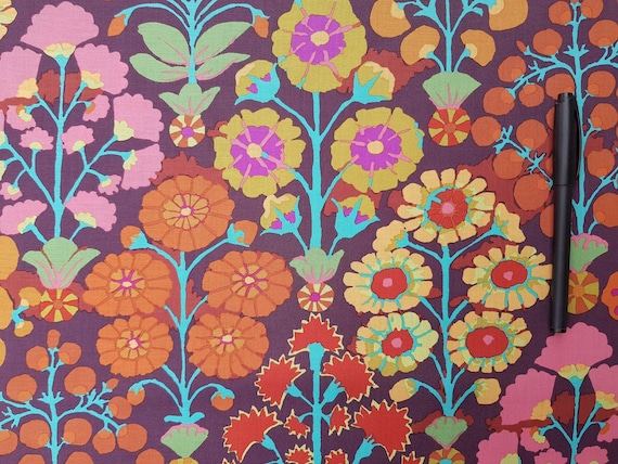 Kaffe Fassett Collective Garlands Tawny - Kaffe Fassett - PER QUARTER METRE Kaffe Fassett Collective Garlands Tawny - Kaffe Fassett - PER QUARTER METRE