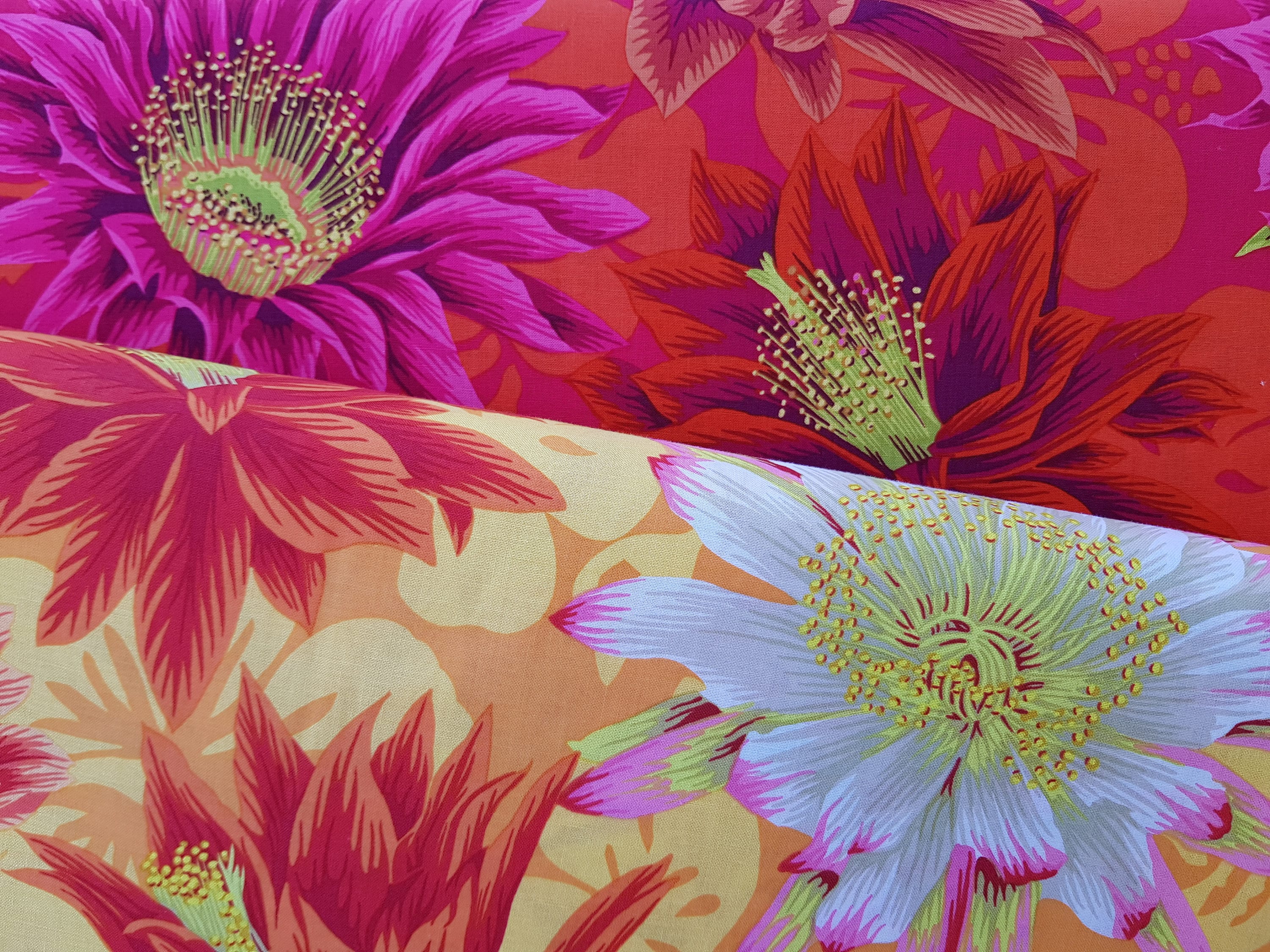 Kaffe Fassett Collective Garlands Tawny - Kaffe Fassett - PER QUARTER METRE Kaffe Fassett Collective Garlands Tawny - Kaffe Fassett - PER QUARTER METRE