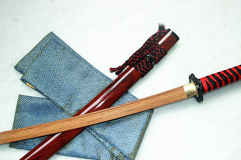 Wooden Samurai Katana Sword w Scabbard Cosplay Video Game Weapon
