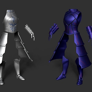 Op de afbeelding: Een 3D-model van een gedemonteerd harnas. Het harnas is gemaakt van metaal en heeft een zilver-blauw kleurenschema. Het harnas is in onderdelen gedemonteerd, waaronder het borststuk, schouderbeschermers, handschoenen en beenplaten.