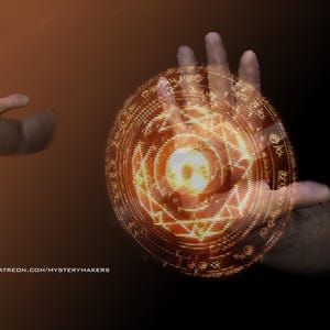 Puede incluir: Obra de arte digital que presenta un campo de energía circular y brillante con patrones intrincados, sostenido en una mano. Un reloj de pulsera negro está en otra mano. El fondo es un degradado de marrón y negro.