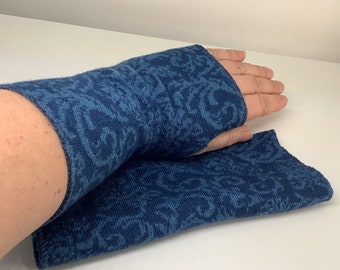 Armstulpen mit Daumenloch 100 % Merino Schurwolle Handwärmer Müffchen Pulswärmer blau mittelblau Farn