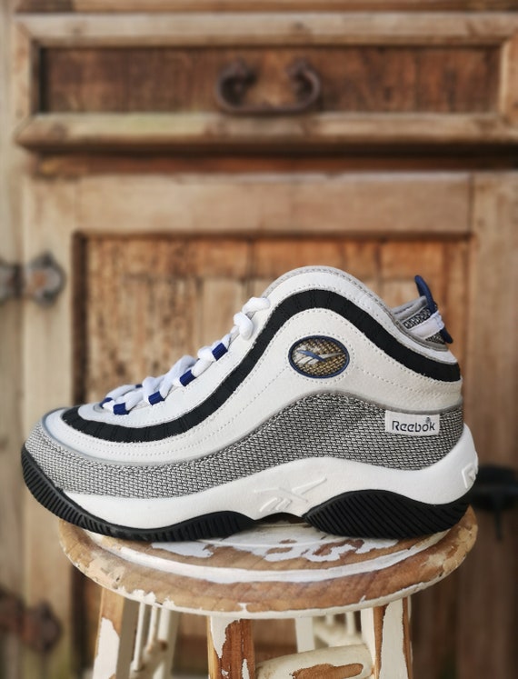 90s REEBOK vintage sneakers