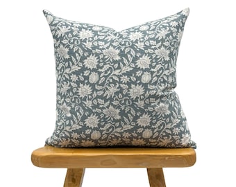 Funda de almohada de diseño floral azul turquesa de diseñador, Funda de almohada azul turquesa, Almohada bohemia, Almohada de granja, Almohada floral, Almohada neutra