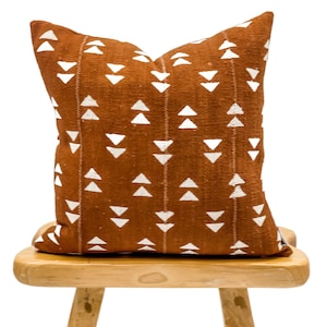 Mudcloth Pillow, African pillow Cream White Triangles on Rust Brown Pillow Cover | Throw Pillow Cover, Farmhouse pillow, Fall decor pillow