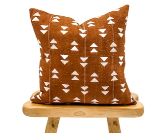 Mudcloth Pillow, African pillow Cream White Triangles on Rust Brown Pillow Cover | Throw Pillow Cover, Farmhouse pillow, Fall decor pillow