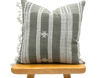 Vintage Indian Wool Pillow Cover, Wool Pillow, Light Grey with Cream, Muted Grey and White design Pillow, Farmhouse pillow, High End pillow