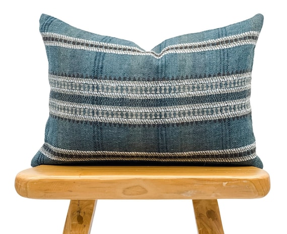 Plaid wool blanket throw pillow DIY and long lumbar / Create / Enjoy