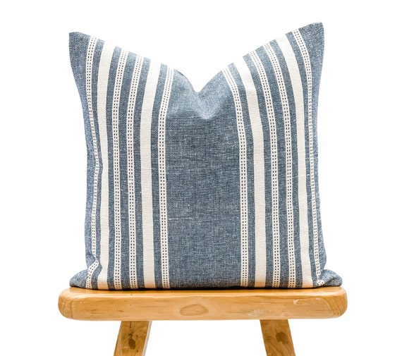 Kissenbezug aus Baumwolle, Marineblau mit weißen Streifen Kissenbezug, Blaues Kissen, Bauernkissenbezug, Neutrales Kissen, Frühlingsdekoration