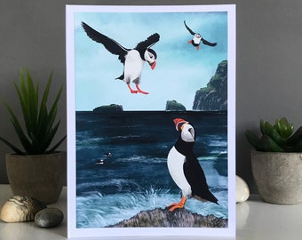 Tarjeta de frailecillo, tarjeta de felicitación hecha a mano, tarjeta de arte, frailecillos volando en el mar, vida silvestre británica, impresión de alta calidad, tarjeta en blanco, aves británicas, mar