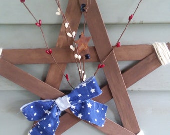 Rustic wood patriotic star decor