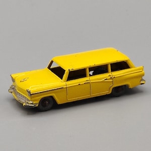 Matchbox 31a Ford Station Wagon MW in yellow 1957 to 1960