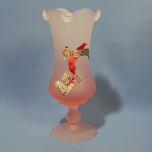 Florentine glass vase from Italy in great salmon color, 60s with label Top