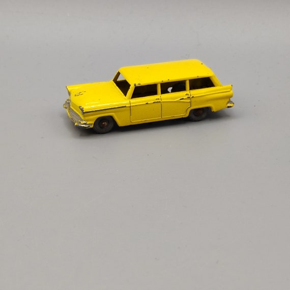 Matchbox Lesney No 31 American Ford Station Wagon in Innenstadt - Köln Altstadt