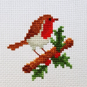 Modèle point de croix, rouge gorge de Noël, broderie à faire, oiseau du jardin, branche houx, fin de l'année, idée cartes de vœux, tambour