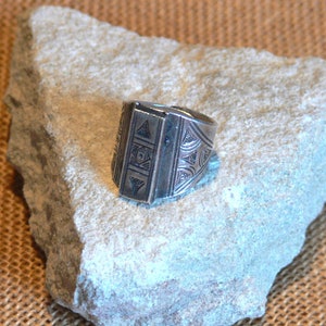 Adjustable Silver Tribal Ethnic Ring, Ethnic Men&#39;s Women&#39;s Ring, FR56/US7.5, origin Thailand.