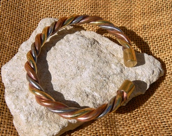 Jonc torsadé 3 métaux pour homme ou femme, bracelet manchette torsadé en cuivre laiton acier, cadeau idéal à offrir, provenance Népal