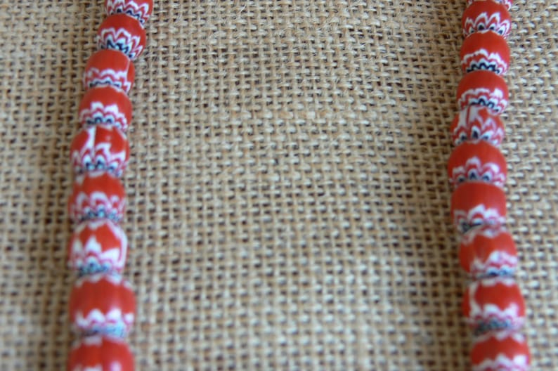 Ethnic necklace red glass beads in rounded shape diameter 0.9cm folk necklace origin Nepal tribal jewelry