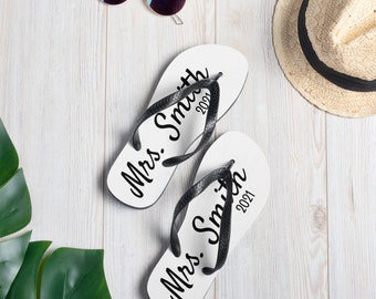 Personalized/Customized Name Wedding Flip-Flops, Honeymoon Gift, Wedding Gift, Destination Wedding, Bride & Groom Gift, Couple Gift