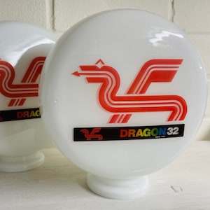 Dragon 32 Computer Retro Lampe Globe, Retro EDV Schreibtischlampe, Dragon Computer Spiele