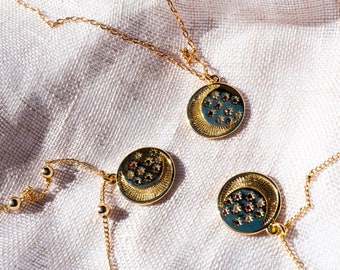 18K Gold Chain Starburst Pendant Boho Medallion Women Vintage inspired Layer necklace Dainty Ancient Greek jewelry Signet Gifts for Her