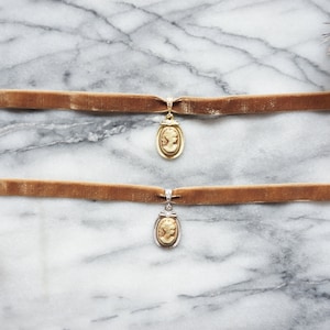 CAMEO- Ochre brown Stretch Velvet Choker with Portrait Pendant in Gold / Silver / Dark Academia Choker