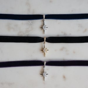 Gargantilla de terciopelo elástico North Star Moonstone y negro/azul oscuro/negro