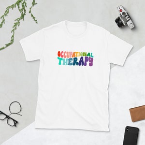 作業療法半袖ユニセックスTシャツ - 作業療法士シャツ、OTシャツ、セラピストシャツ、OTギフト
