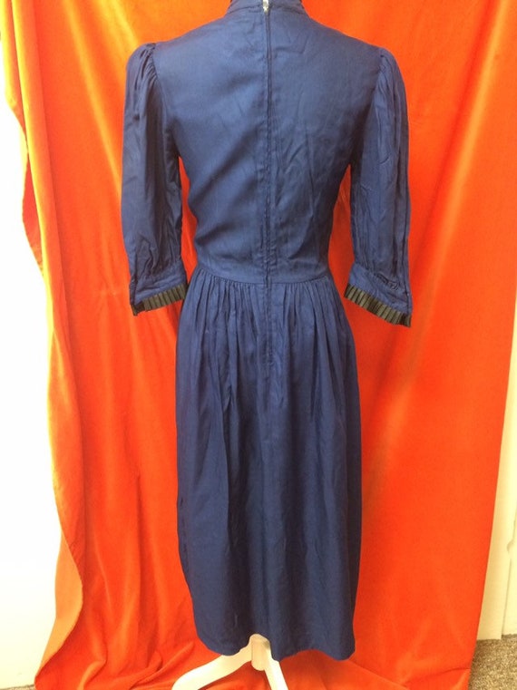 Kathryn Conover VTG 80s tea dress ruffle trim blu… - image 3