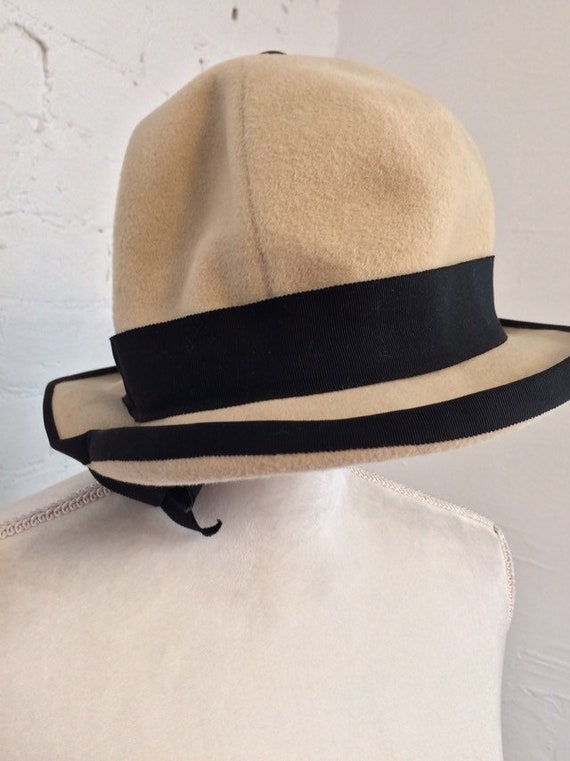 Adolfo white wool with black trim 70s cloche hat - image 2