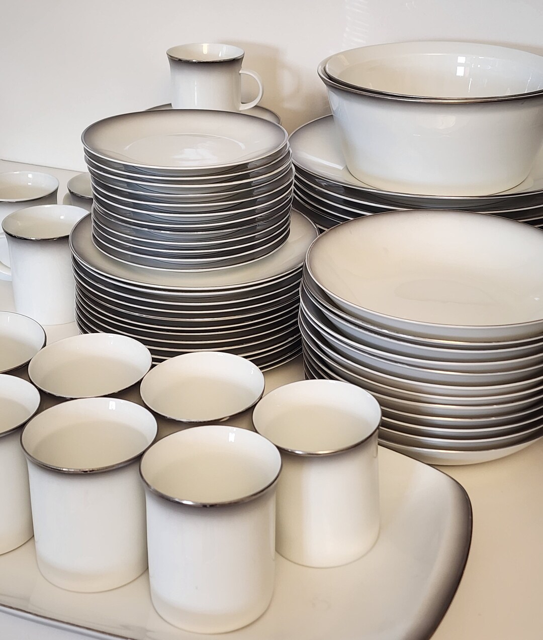Modern white dinnerware sets 2025