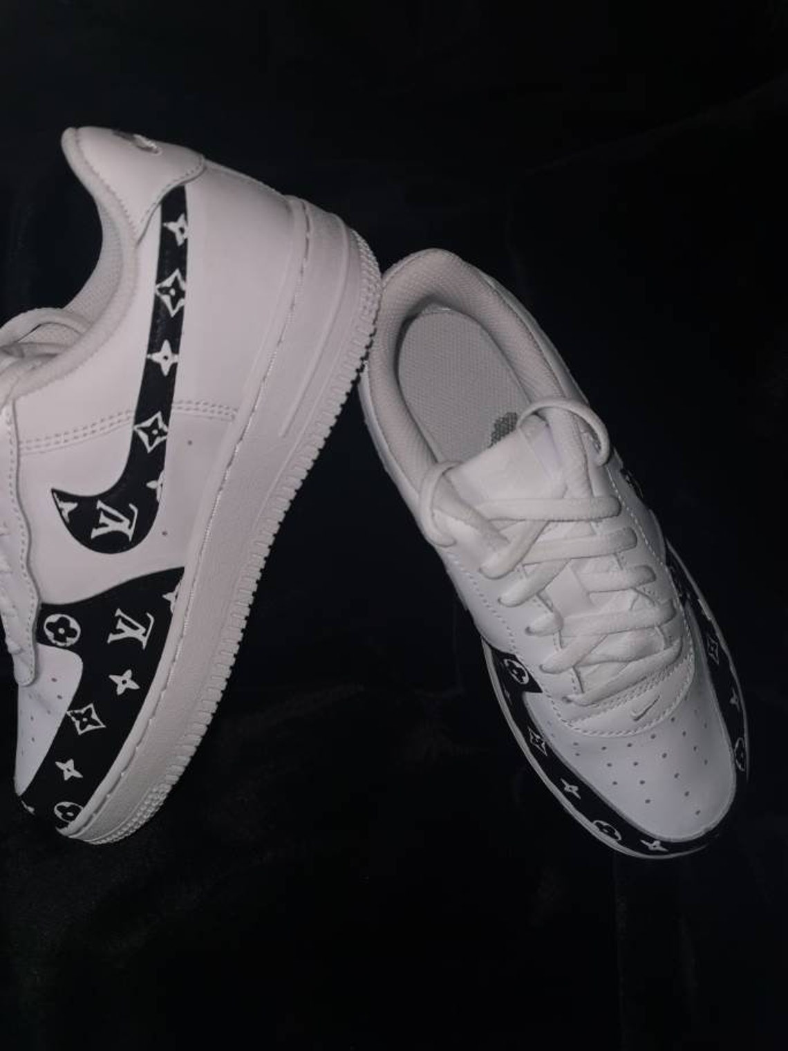 white with grey tick air force