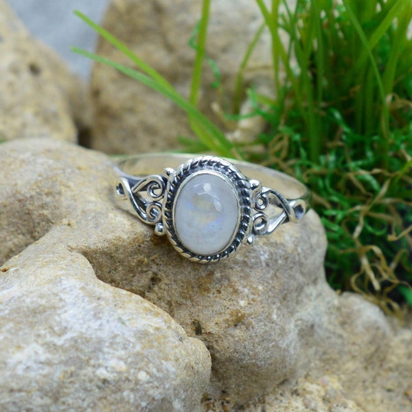 Rainbow Moonstone, 925 Solid Sterling Silver Dainty Oval Ring