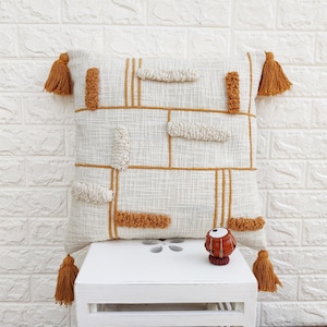 Poszewka na poduszkę Boho Textured 100% bawełny Musztardowo-żółta i kość słoniowa Ręcznie haftowana pikowana 18x18 Poszewka na poduszkę