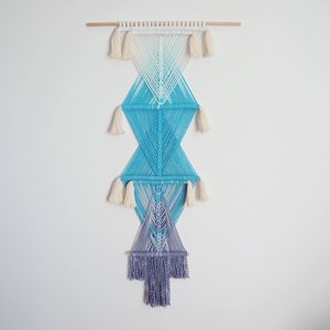Colgante de pared de macramé extra grande, arte de fibra teñida por inmersión, decoración hecha a mano, arte de pared de macramé geométrico, tapiz, decoración contemporánea, moderno