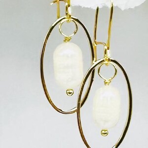 Gold Dangle Earrings: Interchangeable Pearl earrings image 9