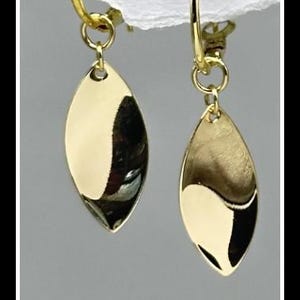 Gold Dangle Earrings: Interchangeable Pearl earrings image 3