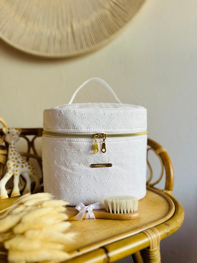 Vanity Chic en Broderie Anglaise blanche trousse toilette image 6