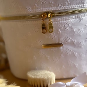 Vanity Chic en Broderie Anglaise blanche trousse toilette image 2