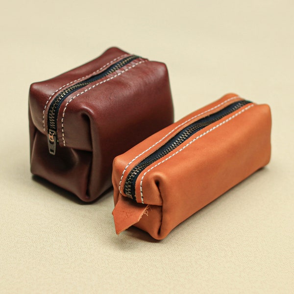 Full Grain Vegetable-Tanned Leather Zip Pen, Pencil, Cosmetic Case, Custom Makeup Bag, Classic Look Pen Pouch, Can be Personalized.