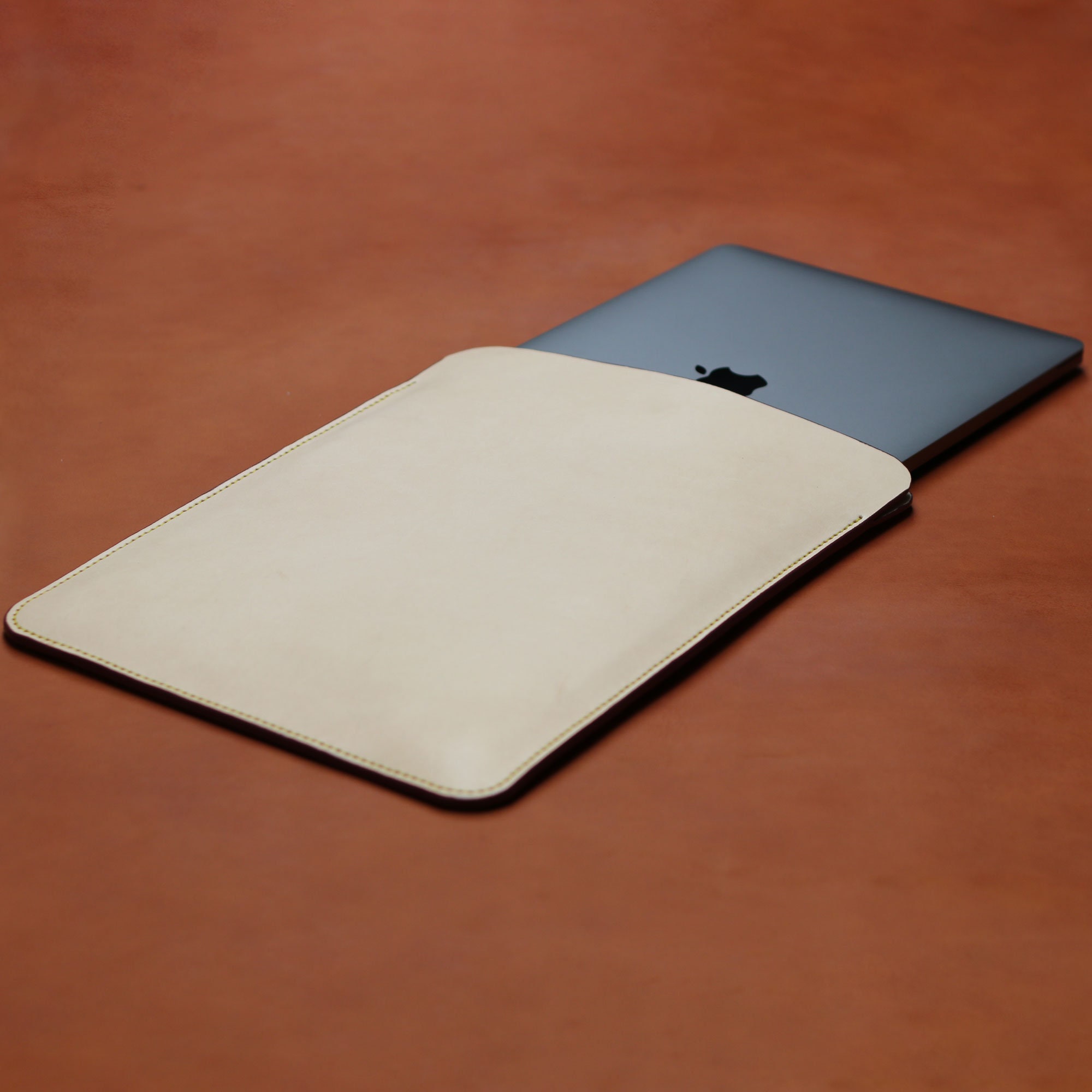 Premium Quality MacBook Pro & Air 13", 14", 15" or 16" Sleeves, Vegetable Tanned, Full Grain Leather Leather, Edge Finished.