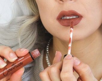 Velvet Matte Liquid Lipstick - Lightweight & Long-lasting! Comfortable, Smooth Matte Formula - Bestseller!