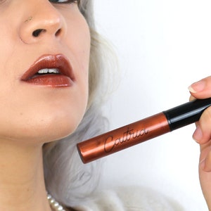 Brown High-Pigment Liquid Lipstick - Juicy, Extra Shine, Non-Sticky!