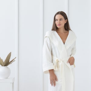 White Linen Bathrobe with Hoodie, Luxury Bathrobe with Hoodie, Classic Sauna Bathrobe, Linen Spa Robe, Linen Gown, Gift for Her/Him bl2