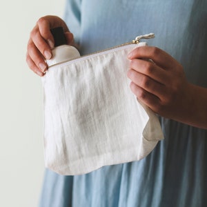 White Linen Pouch, Makeup Bag with Zipper, Pochette, Natural Cosmetic Bag, Handmade Toiletry Bag, Linen Organizer, Dopp Kit,  Accessories