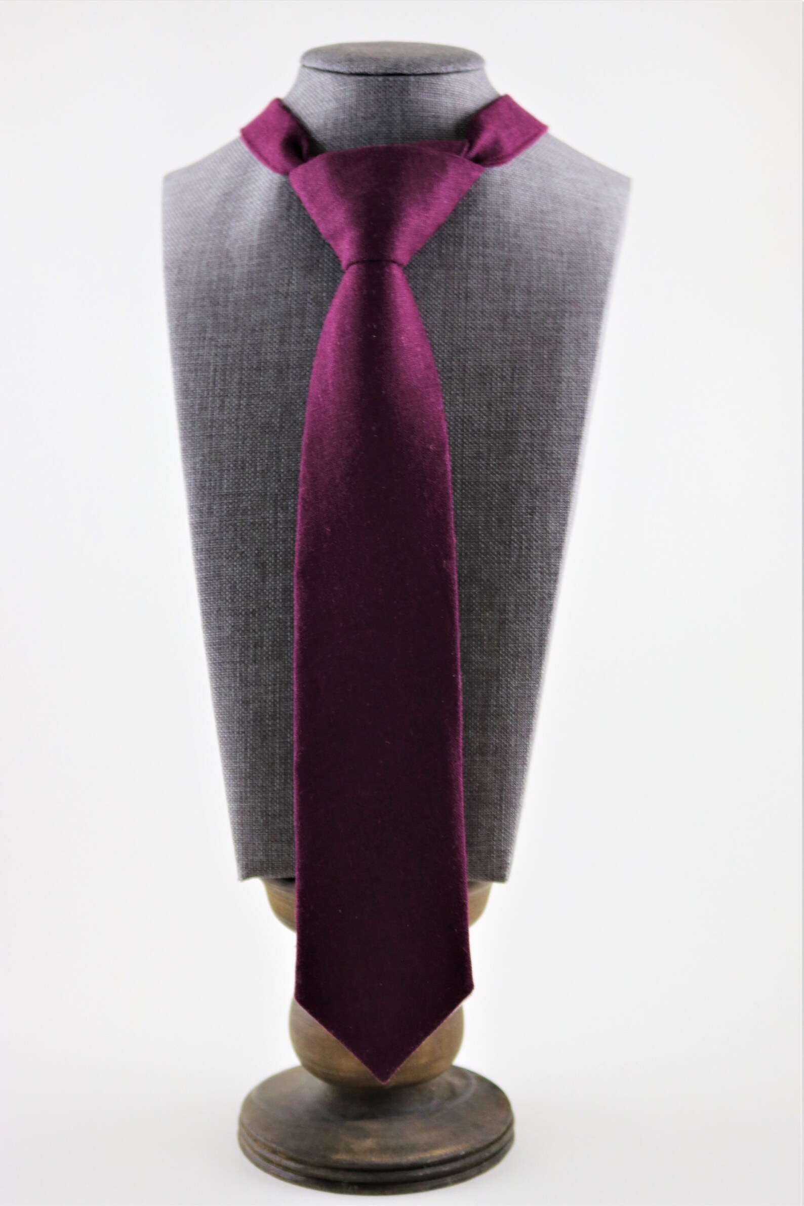 burgundy and gold necktie